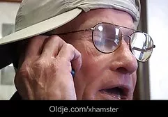 شب به بیرون کلیپ فارسی سکسی می رود